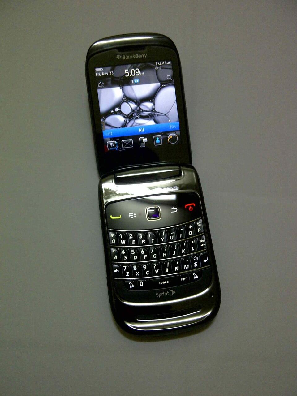 blackberry style 9670