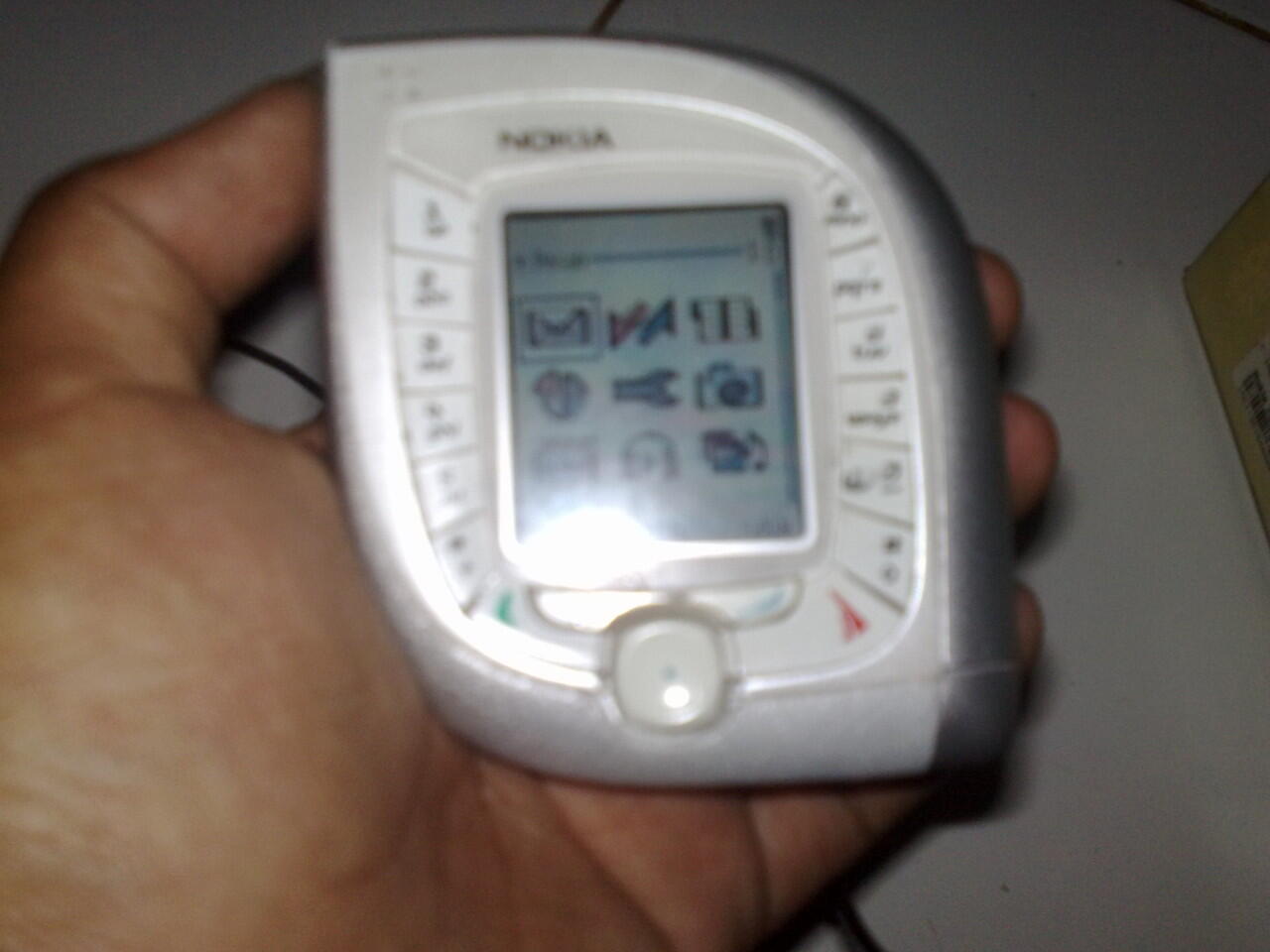 Nokia Daun 7600 (Rare) +Sony Ericsson Xperia Arc...cekidot gan....