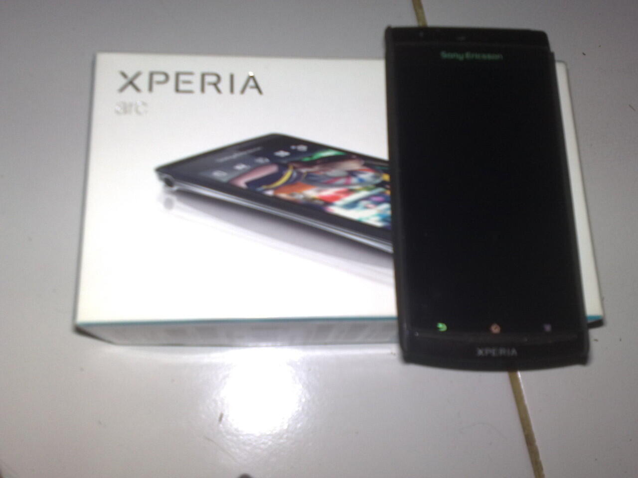 Nokia Daun 7600 (Rare) +Sony Ericsson Xperia Arc...cekidot gan....