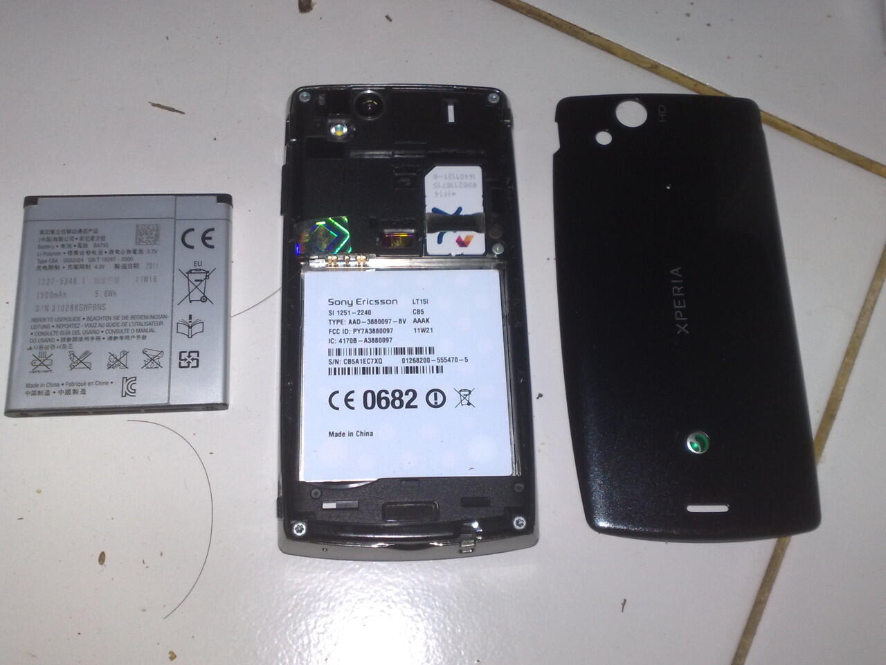 Nokia Daun 7600 (Rare) +Sony Ericsson Xperia Arc...cekidot gan....