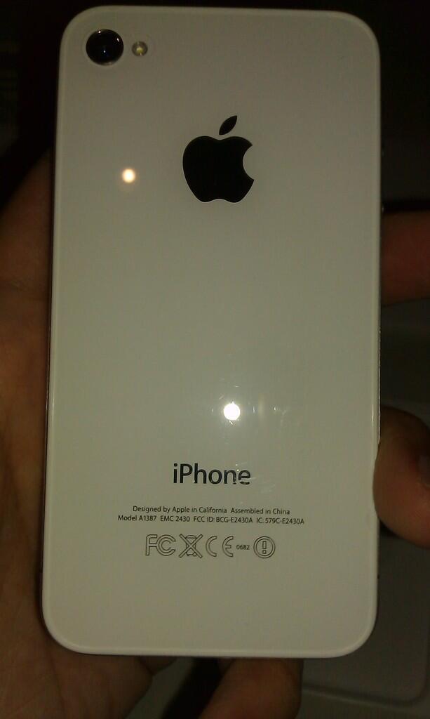 Apple Iphone 4S WHITE 64GB FU MULUS dan BONUS TRANSFORMER CASING LENGKAP