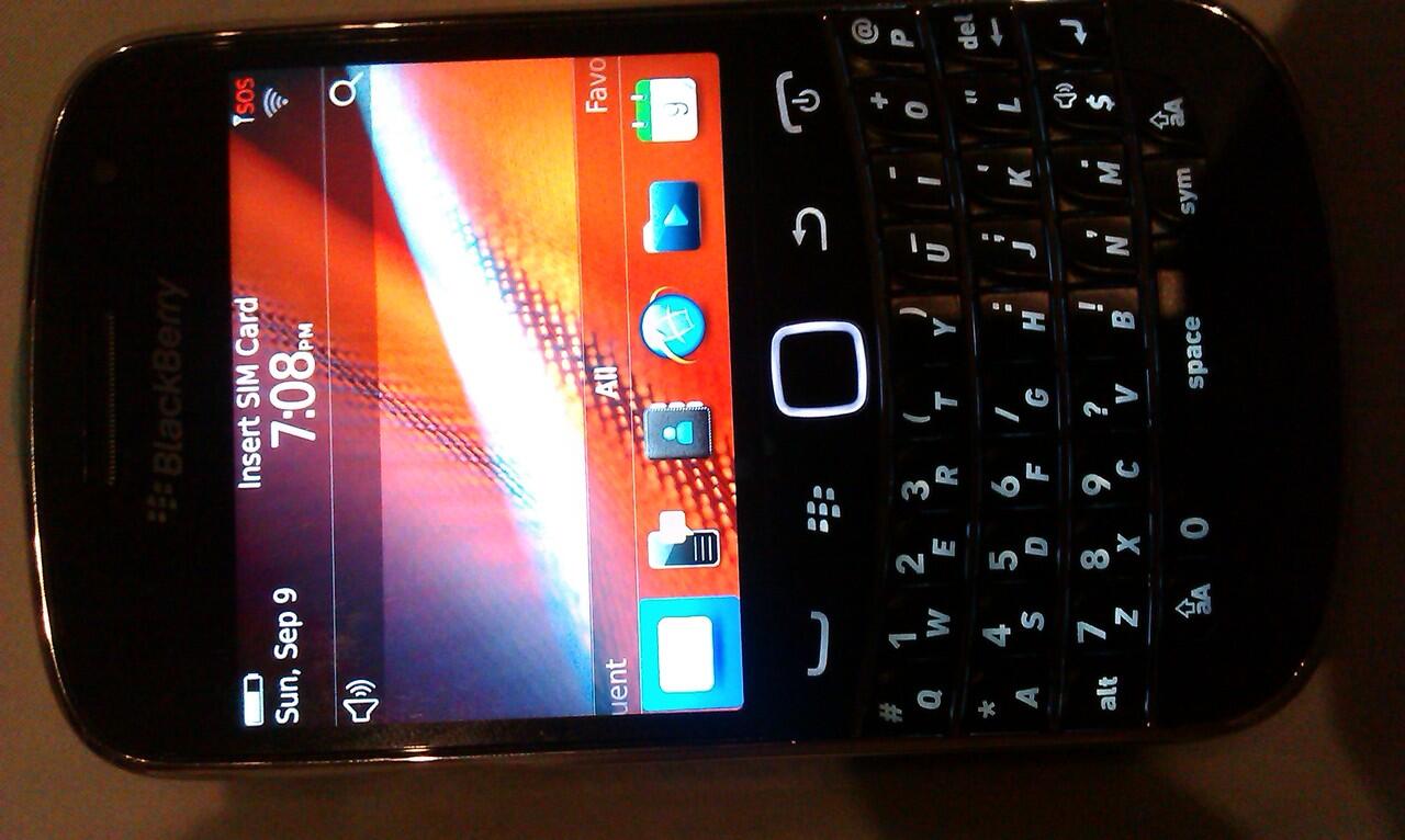 Blackberry BB Dakota 9900 Black New unit