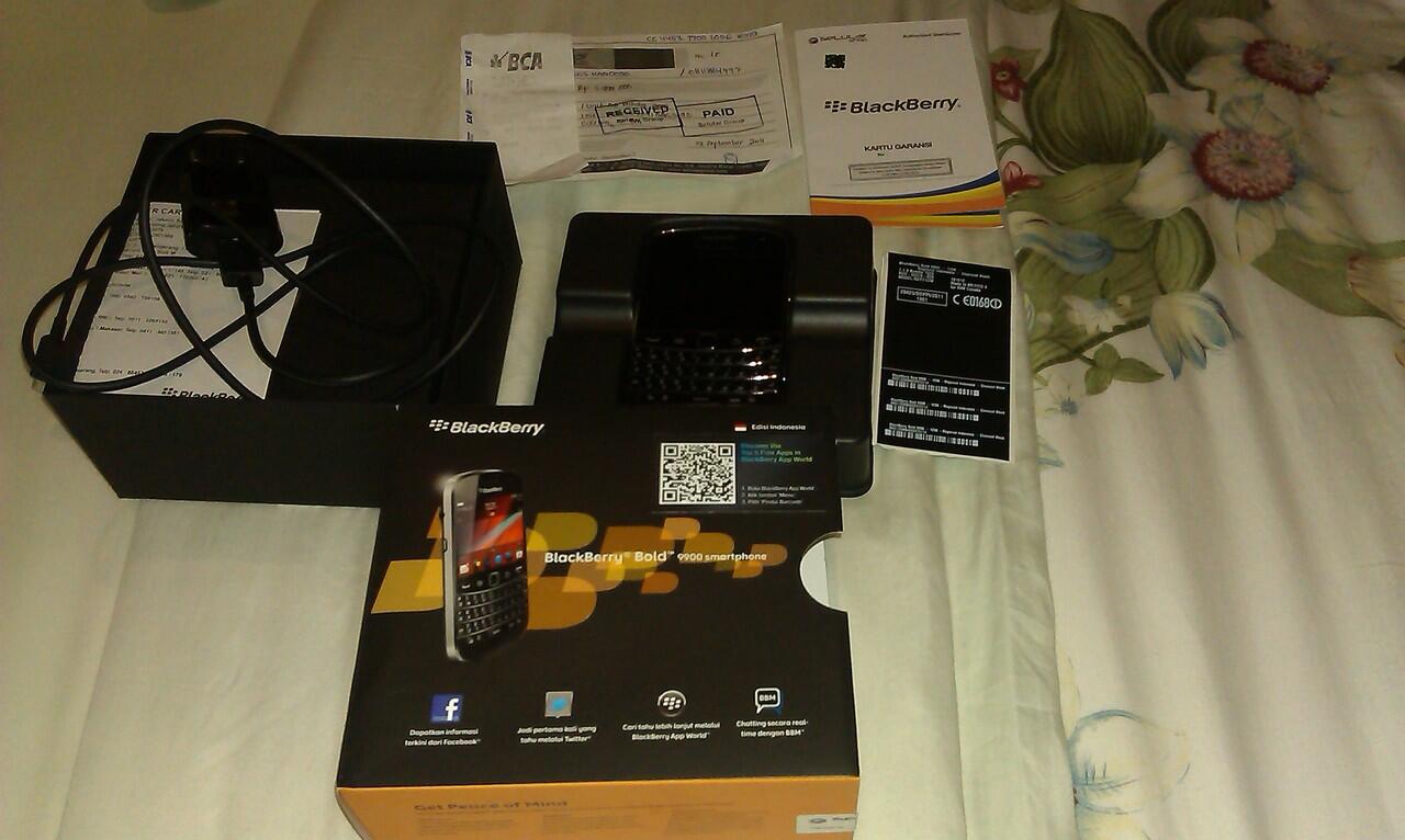 Blackberry BB Dakota 9900 Black New unit