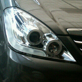 Lampu Depan Projector dan Lampu Belakang LED Mobil