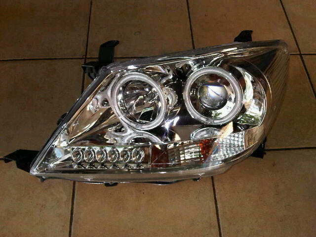 Lampu Depan Projector dan Lampu Belakang LED Mobil