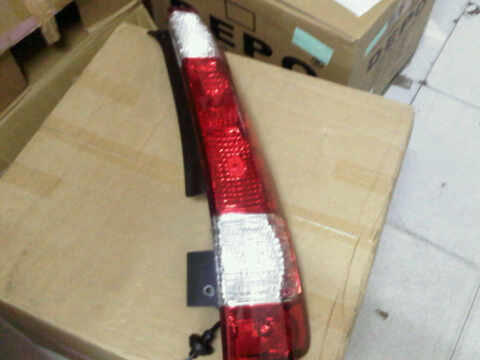 Lampu Depan Projector dan Lampu Belakang LED Mobil