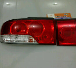 Lampu Depan Projector dan Lampu Belakang LED Mobil
