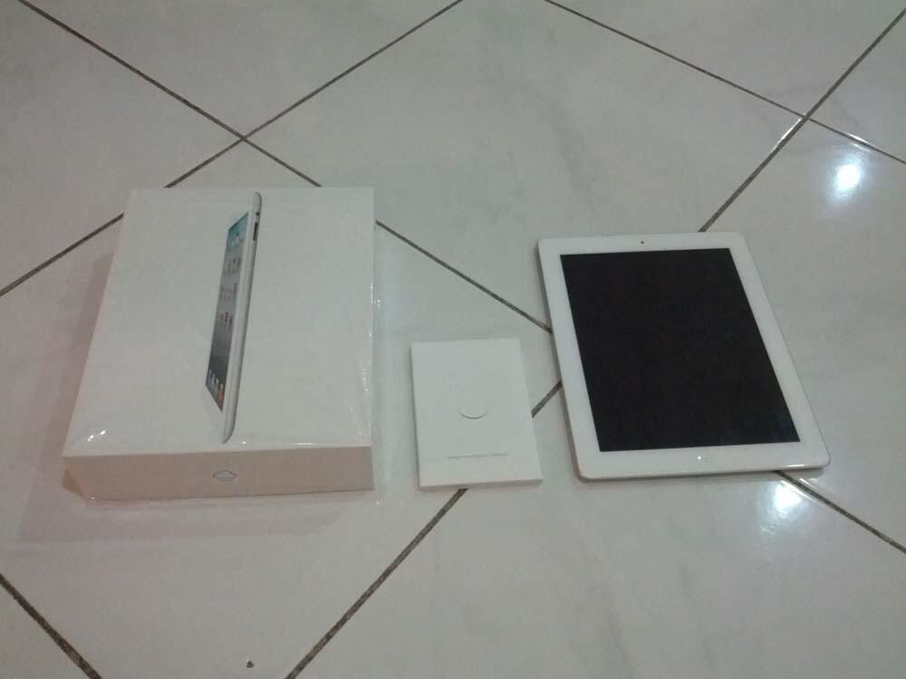iPad 2 16 GB 3G WIFI - Mulus Murah Belum 1 Tahun