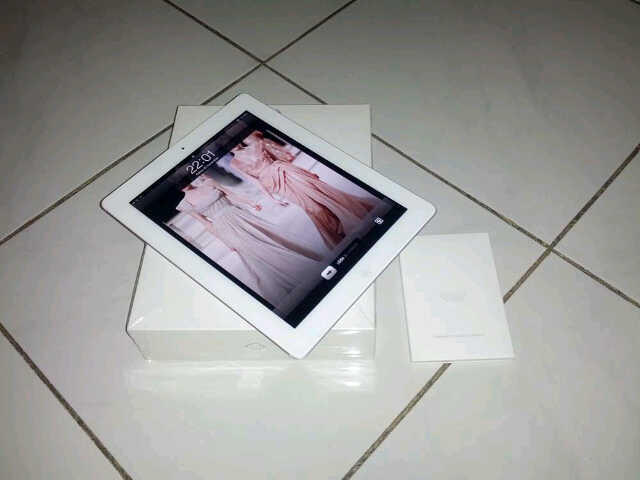 iPad 2 16 GB 3G WIFI - Mulus Murah Belum 1 Tahun