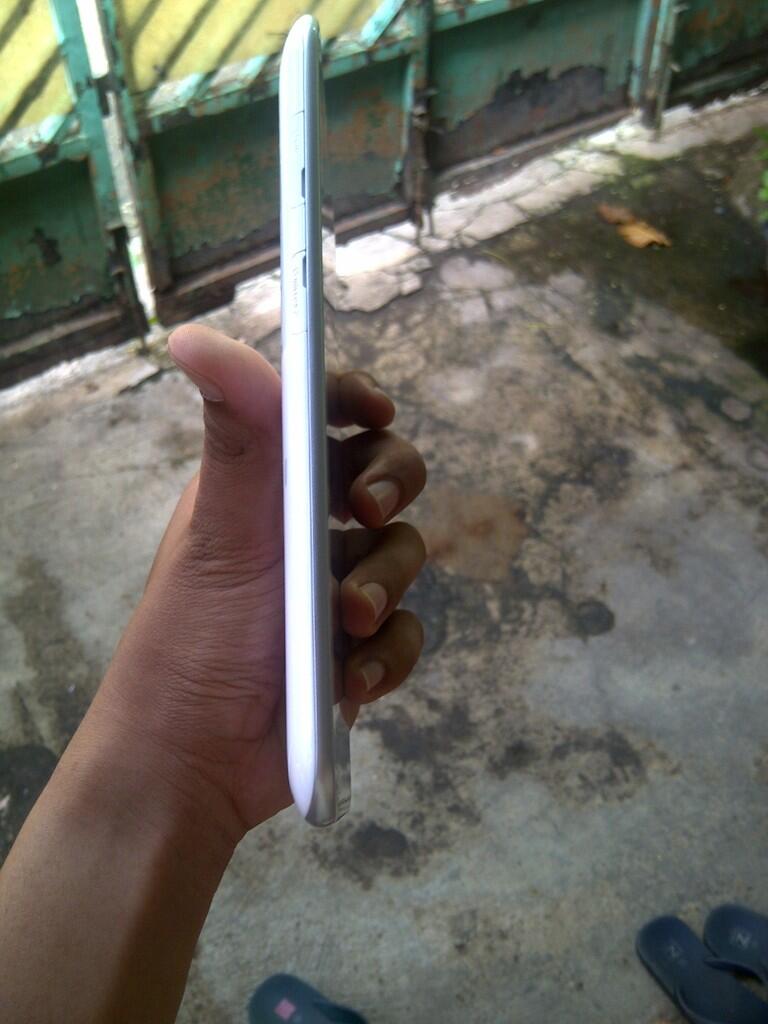 samsung galaxy tab 2 7.0 p3100,br pke 1 bulan,hadiah dri kantor,garansi pnjang