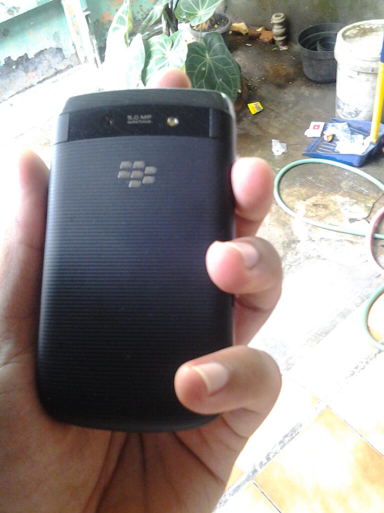 bb torch 9800,istimewa,garansi selular shop