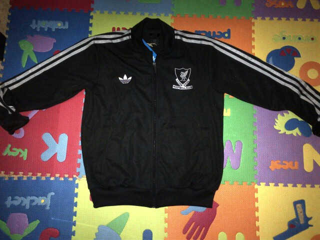 Jual Jaket/Tracktop Adidas LIVERPOOL Warna Hitam Silver Original (100%) Terbaru Ori !