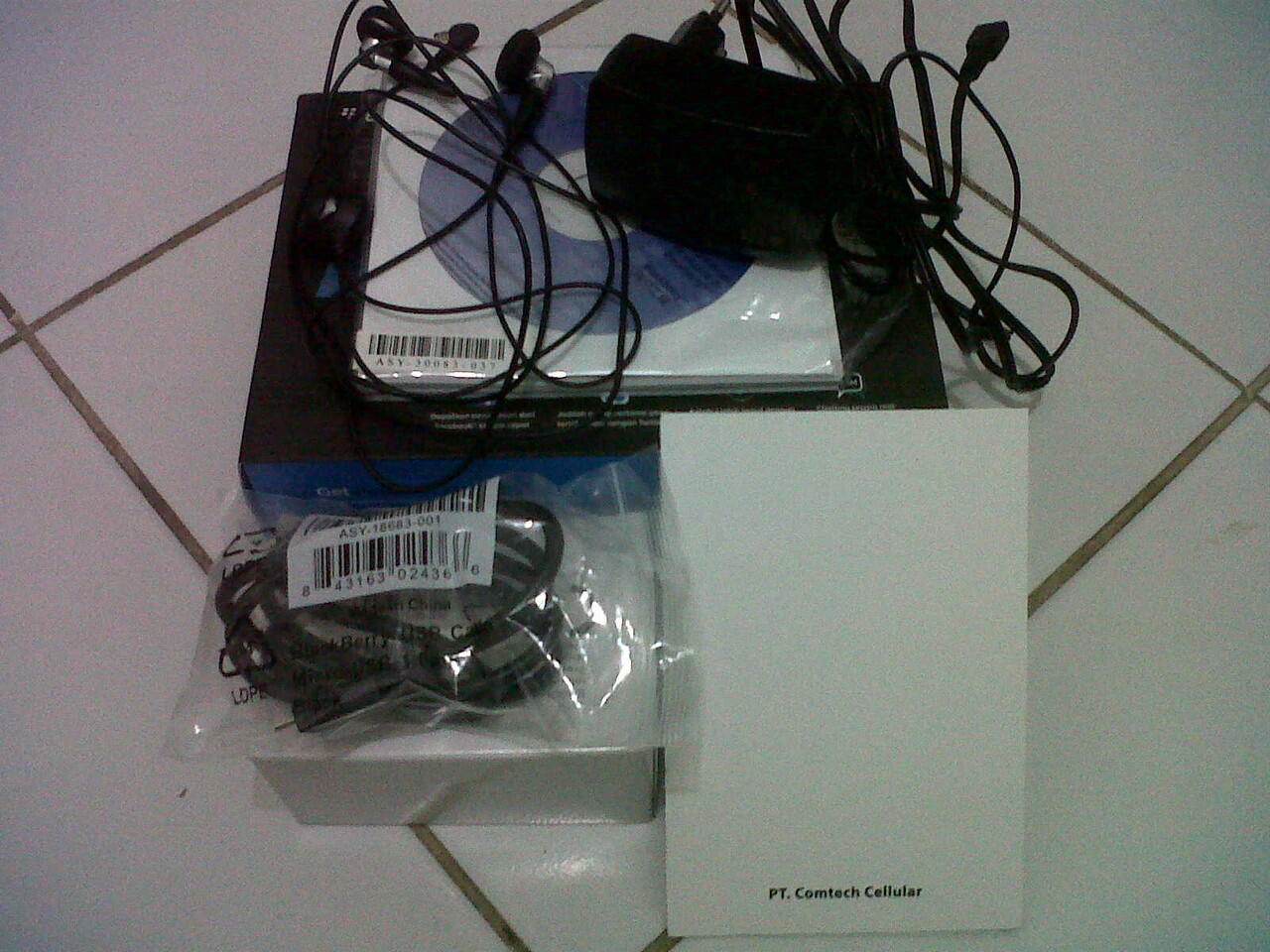 Jual Blackberry Gemini White Pin Super Cantik Angka Semua 28*55559 Bandung