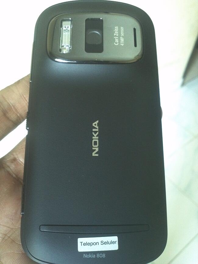 Nokia 808 PureView Kamera 41MP Black Lengkap Garansi Resmi Nokia Agustus 2013 Mulus