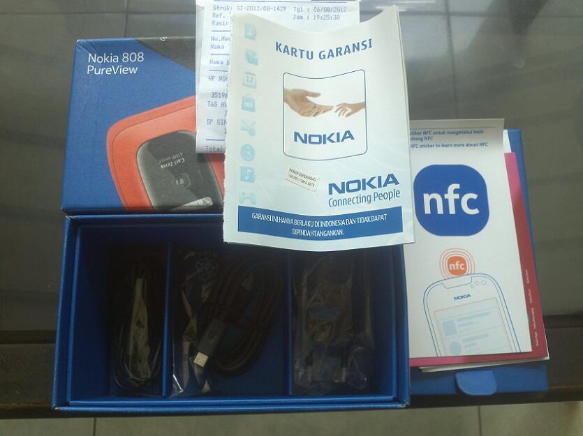 Nokia 808 PureView Kamera 41MP Black Lengkap Garansi Resmi Nokia Agustus 2013 Mulus