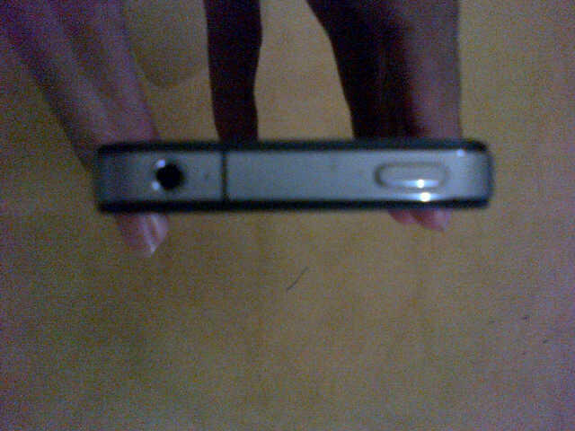 Jual RUGI Iphone 4 32Gb FU cuma 3,9jt!!BU