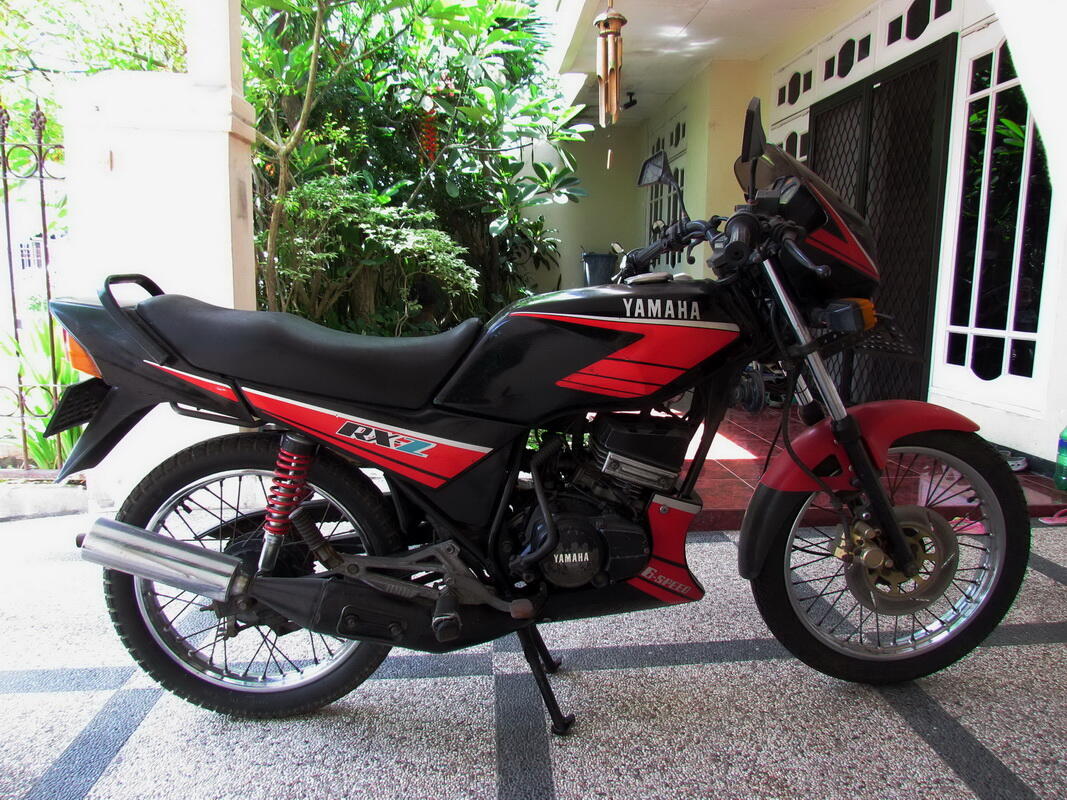 Cari DIJUAL YAMAHA RXZ 95 HITAM KASKUS