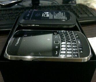 Blackberry Bold 9900 Dakota Black