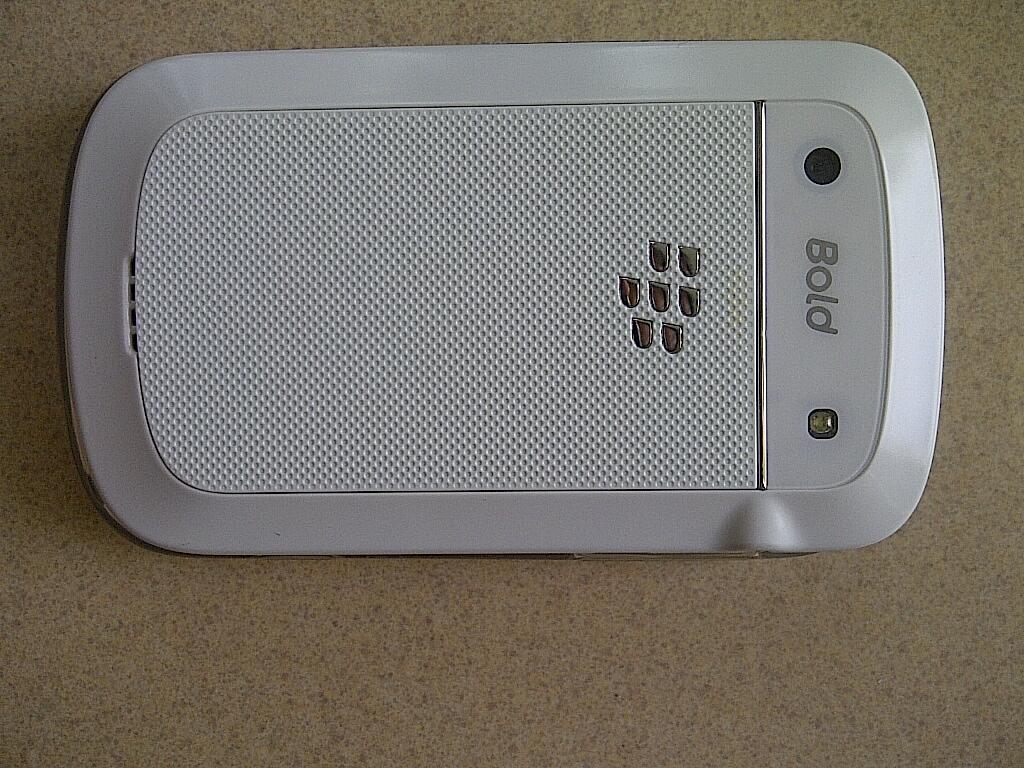 BLACKBERRY DAKOTA BOLD 9900 BARU 2 MINGGU!!