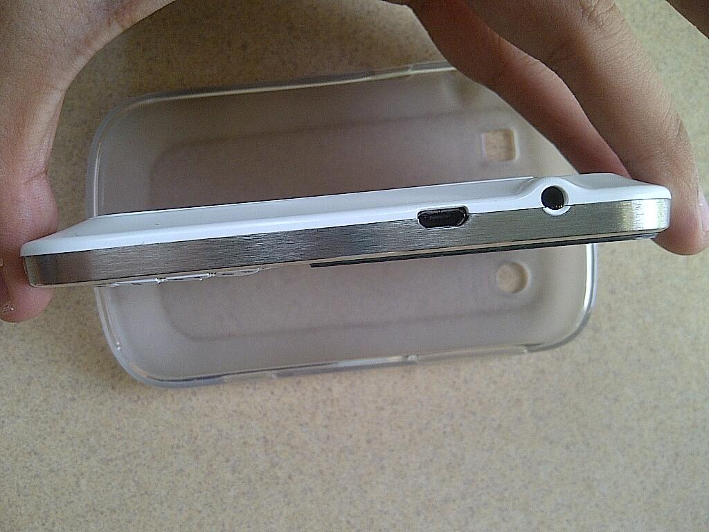BLACKBERRY DAKOTA BOLD 9900 BARU 2 MINGGU!!