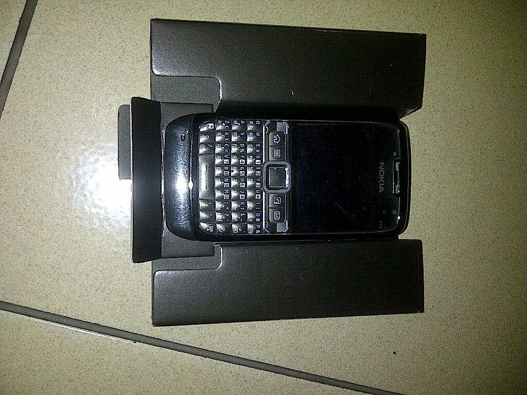 NOKIA E71 KOLEKTOR