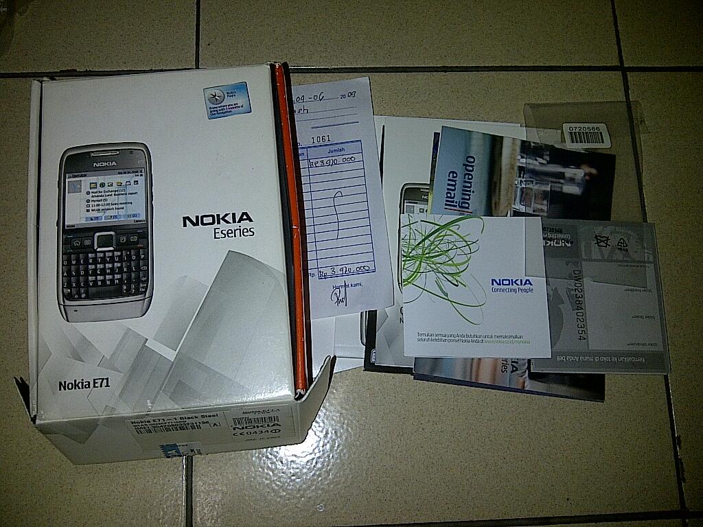 NOKIA E71 KOLEKTOR
