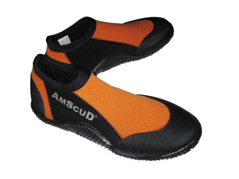 SEPATU BOOTIES BUAT SELAM,MANCING,DIPANTAI,KARANG