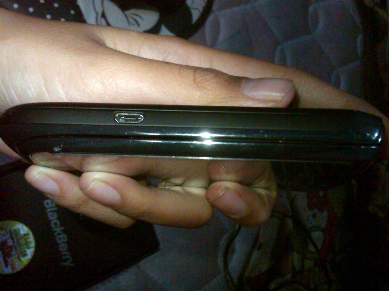 Jual Blackberry 9800/torch 1 black ex garansi TAM Bandung