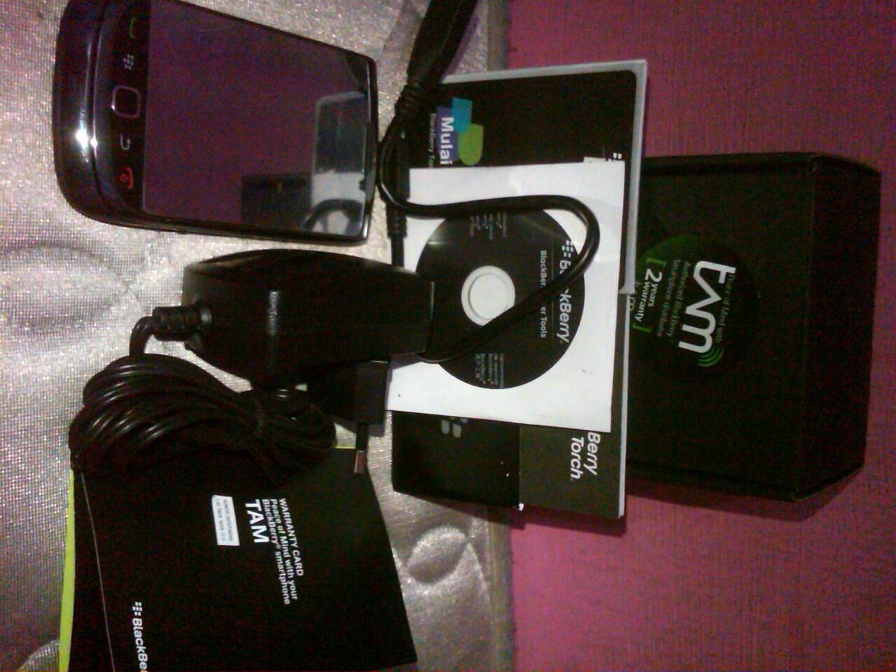 Jual Blackberry 9800/torch 1 black ex garansi TAM Bandung