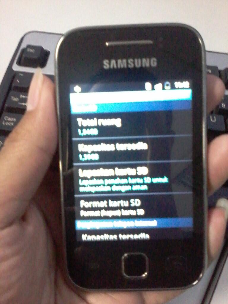 Santai Samsung Galaxy Y + Bonus Micro SD {Semarang}