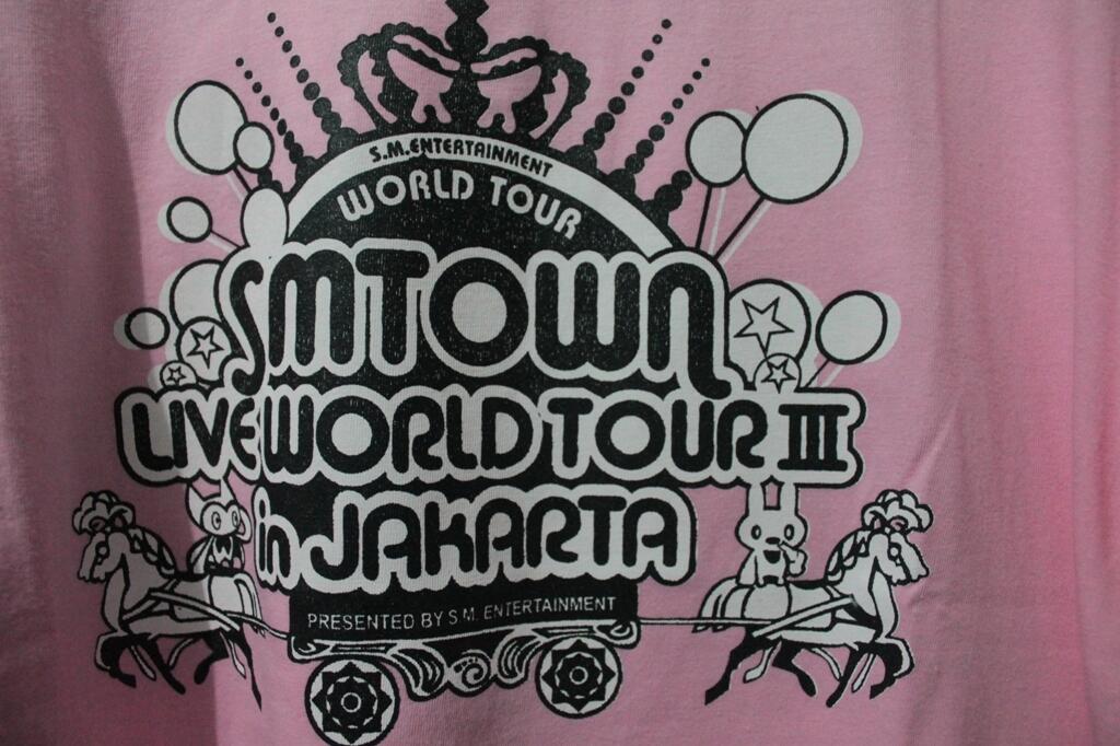 T-Shirt Official SMTOWN World Tour 3 in Jakarta (COD only)