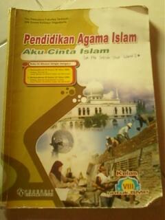 Buku Pendidikan Agama Islam (PAI) untuk kelas 8 SMP