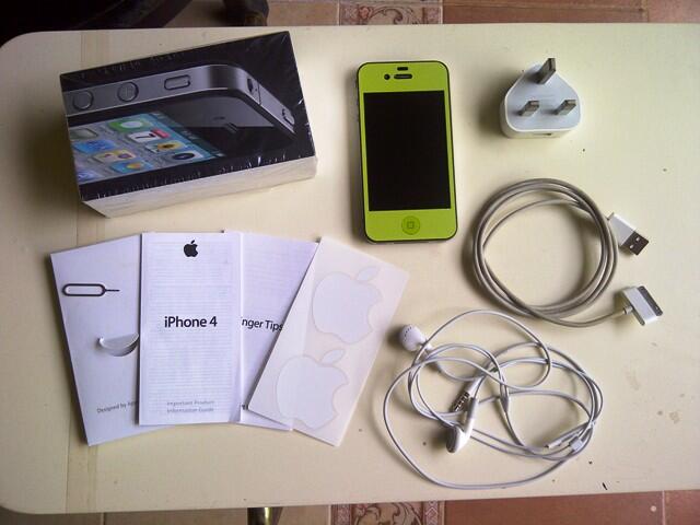 JUAL Iphone 4 32GB FU Black Bonus melimpah