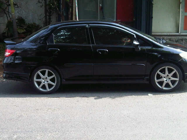 OVER KREDIT / JUAL CASH HONDA CITY BLACK 04 MANUAL IDSI CBU THAILAND