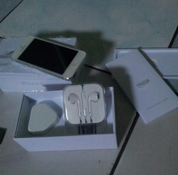 Dijual iphone 5 32 GB