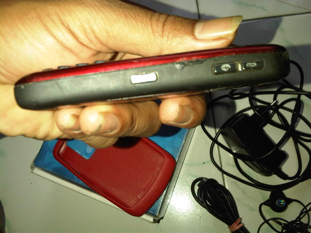 blacberry 8310 merah normal,,