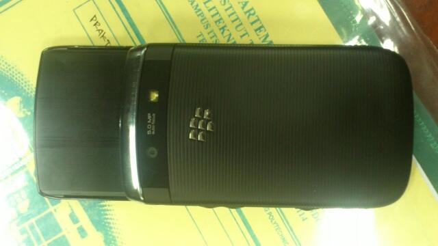 jual blackberry torch 9800 murmer fullset fisik 95%