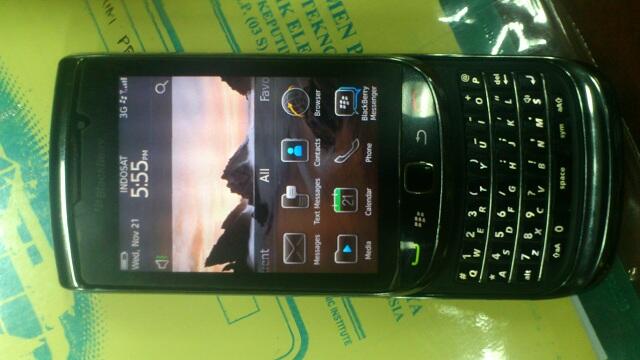 jual blackberry torch 9800 murmer fullset fisik 95%
