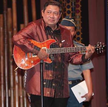 Ibu Ani minta Presiden SBY buat lagu untuk anak-anak