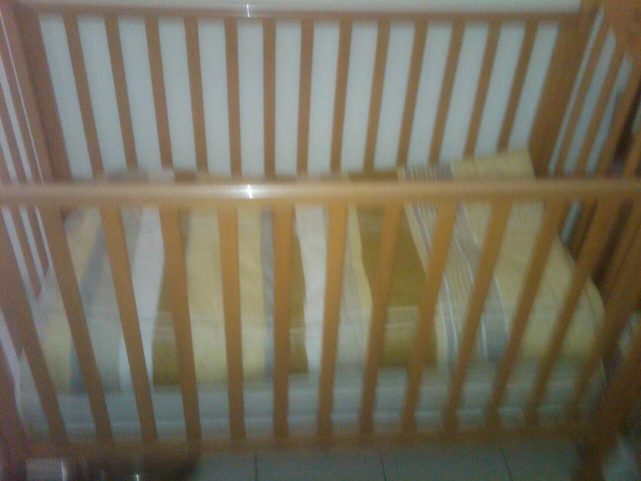 Tempat Tidur dan Dorongan Bayi