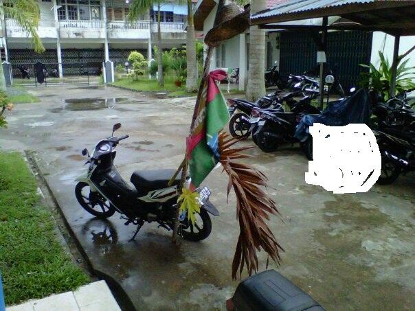 Nasib Motor Yang Sembarangan Parkir (Indonesia Only)