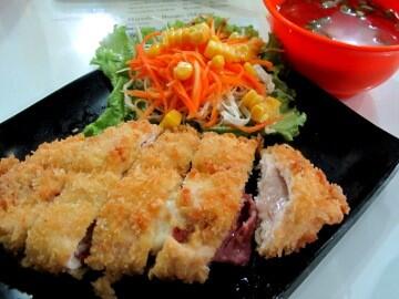 Inilah Mereka yang Mencari Makan di Bawah Ancaman Maut!