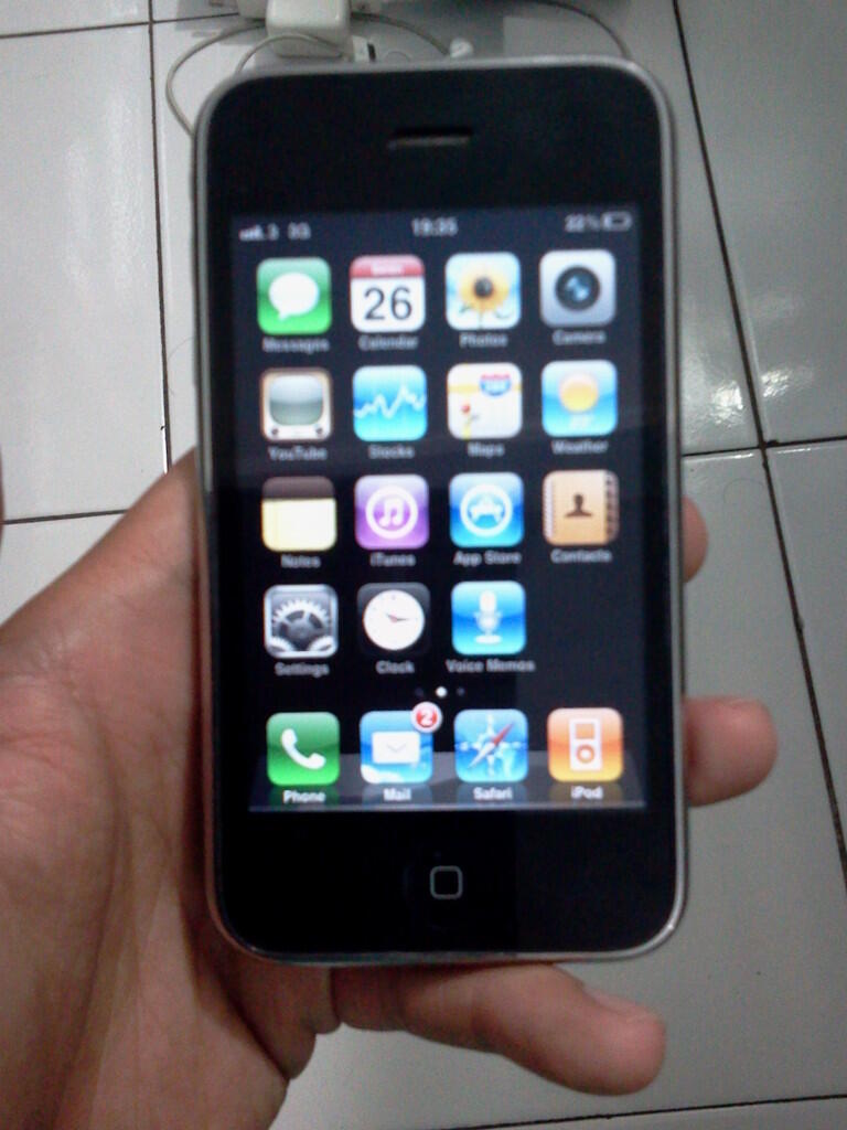 iPhone 3G 8Gb Black SU (Mulus en Lenkap)
