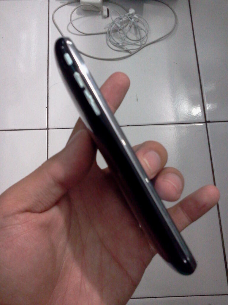 iPhone 3G 8Gb Black SU (Mulus en Lenkap)