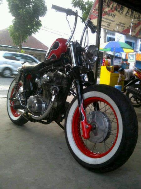 CB350 & Landrover long '83