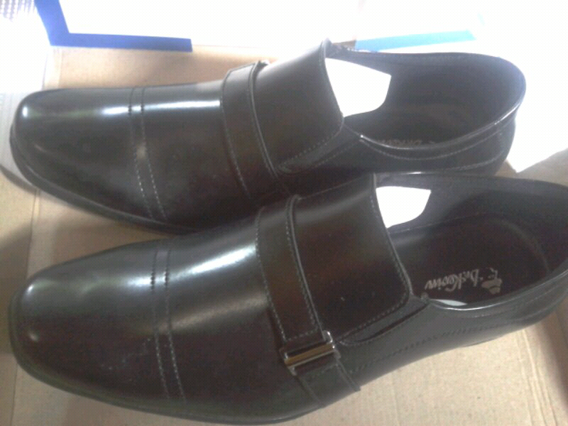 Dijual: Sepatu (Dr.kelvin) n sendal (Absolute)