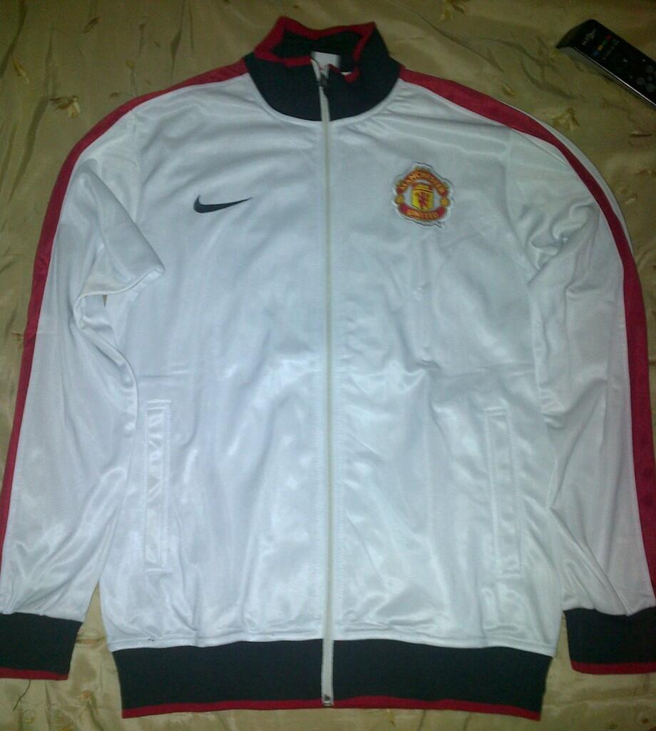 Jaket MU White KW, 2nd 95%, Ukuran XL
