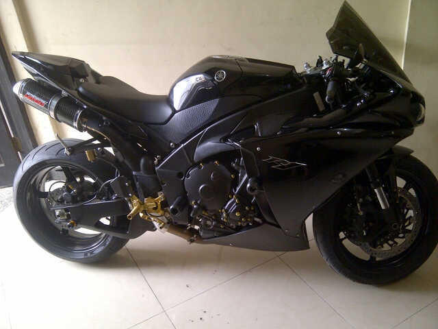 YAMAHA R1 THN 2012 AWAL