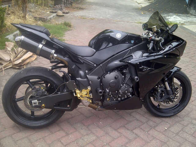 YAMAHA R1 THN 2012 AWAL