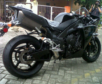 YAMAHA R1 THN 2012 AWAL